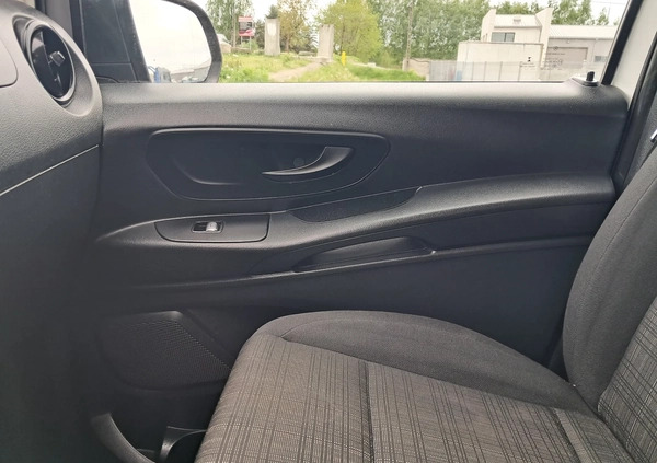 Mercedes-Benz Vito cena 79950 przebieg: 240600, rok produkcji 2017 z Wolbórz małe 277